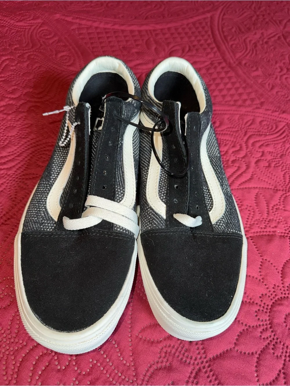 Unisex Vans Black/White Old Skool Low-Top Sneakers